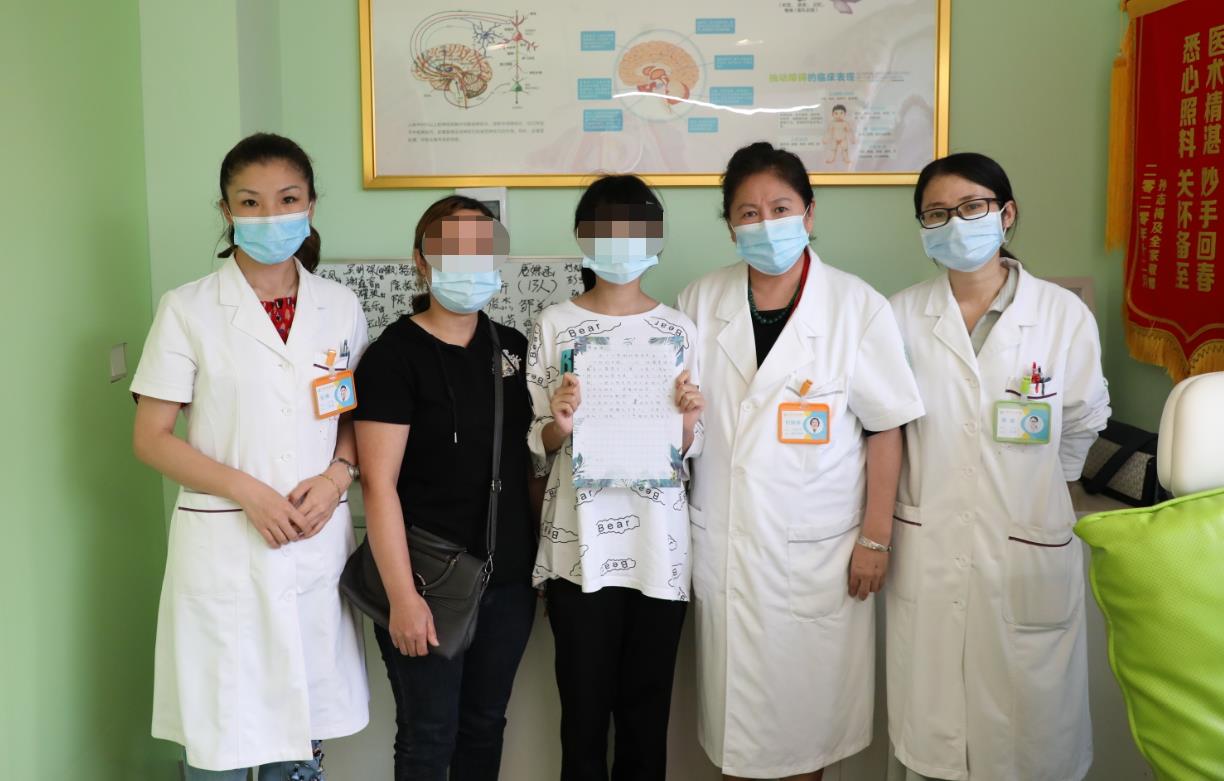 儿童医院中的儿科专家，守护儿童健康的坚实后盾
