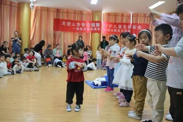江苏儿童医院专家团队，守护儿童健康的坚实后盾
