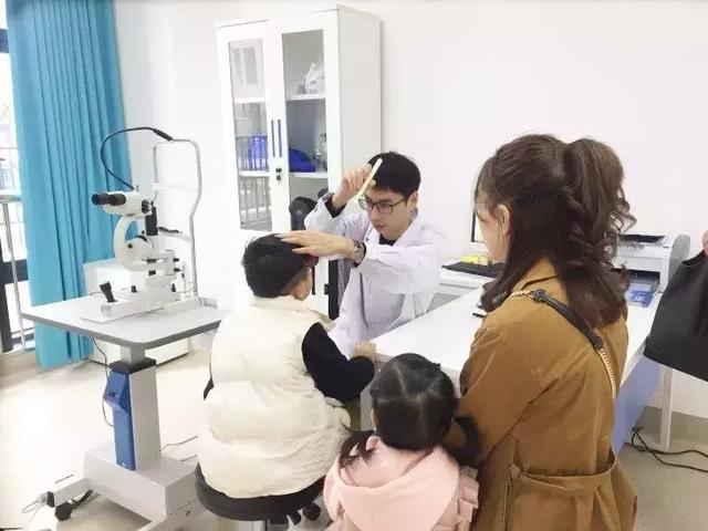 知名儿科专家门诊，守护儿童健康的坚实后盾