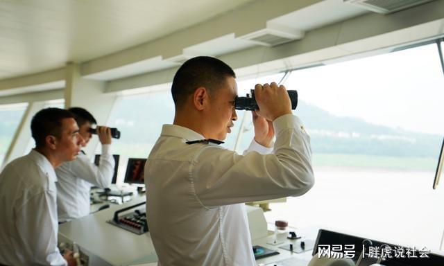 内河长江船驾驶室，探索与体验