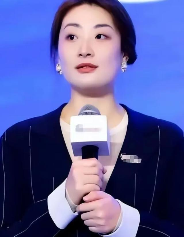 开局平民，从平凡到卓越的奋斗之路