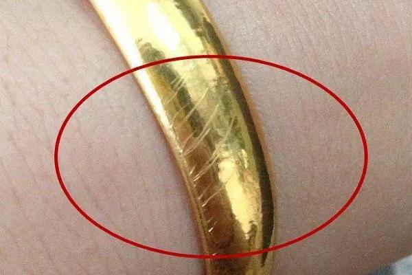 黄金戒指划痕修复指南，抚平划痕的实用方法