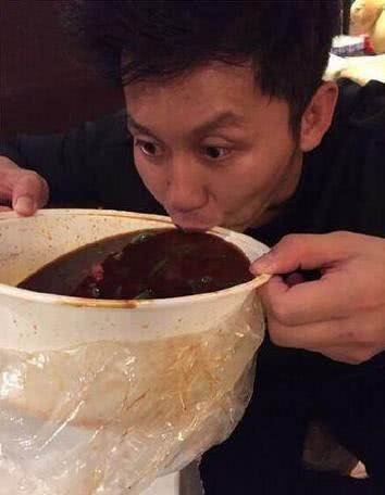 上瘾剧组惊艳亮相快乐大本营，热血演绎与欢乐碰撞的综艺之夜
