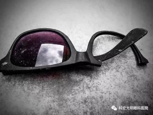 真假太阳镜危害，揭示背后的隐患与真相