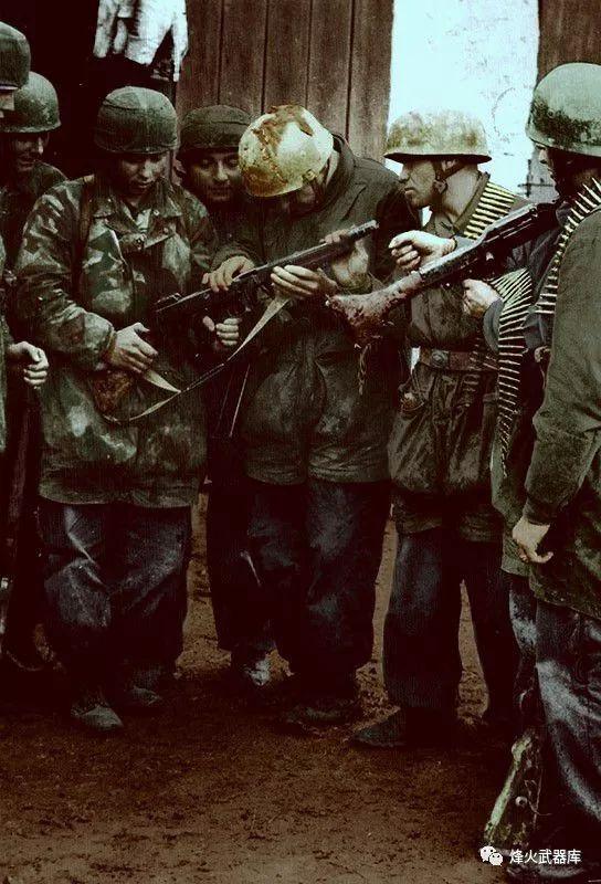 苏联伞兵刀大全，历史、种类与特点