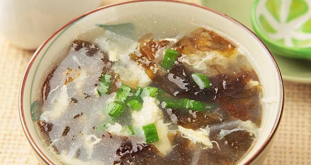 萝卜紫菜蛋花汤，一道美味养生的传统汤品