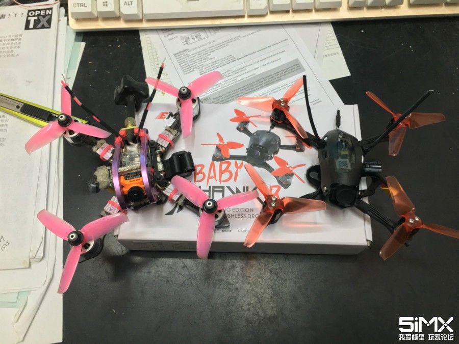 银燕Babyhawk 1代遥控器，无人机飞行的精准掌控者