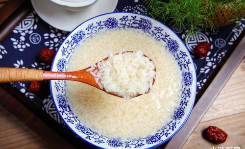 蛋花醪糟，传统美食的魅力与现代演绎
